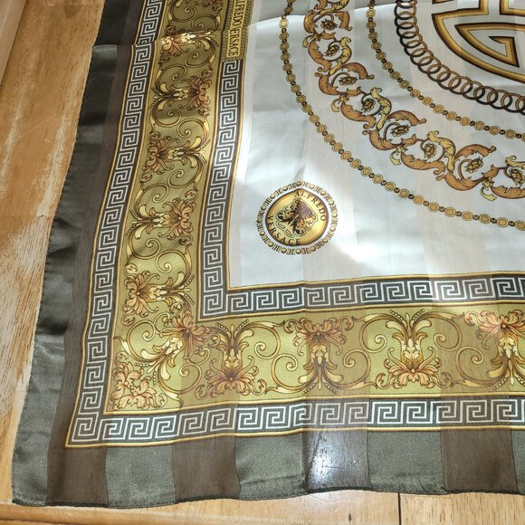 Vintage Classic Alfredo Versace Celine 100% Gold Chain & Coins Silk Scarf 34" - Picture 10 of 15